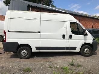 Peugeot Boxer (U9) Van 2014 2.2 HDi 110 Euro 5 Bestel  Diesel 2.198cc 81kW (110pk) FWD picture 2