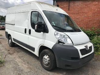 Salvage car Peugeot Boxer (U9) Van 2014 2.2 HDi 110 Euro 5 Bestel  Diesel 2.198cc 81kW (110pk) FWD 2014/3