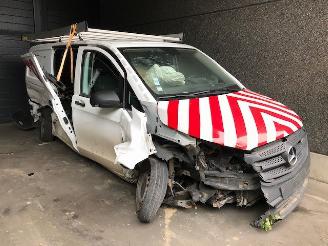 Salvage car Mercedes Vito Vito (447.6) Van 2018 1.6 111 CDI 16V Bestel  Diesel 1.598cc 84kW (114pk) FWD 2018/5