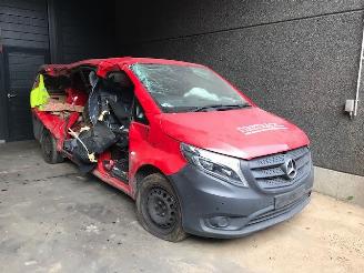 Coche siniestrado Mercedes Vito Vito (447.6) Van 2018 2.2 119 CDI 16V BlueTEC Bestel  Diesel 2.143cc 140kW (190pk) RWD 2018/2