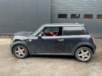 Mini Mini (R56) Hatchback 2006 / 2013 1.6 Cooper D 16V Hatchback  Diesel 1.560cc 80kW picture 2