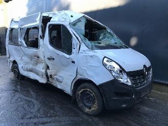 damaged passenger cars Renault Master IV (JV) Bus 2019 2.3 dCi 16V 145 Bus  Diesel 2.298cc 107kW (145pk) FWD 2019/9
