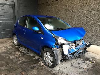 Salvage car Toyota Aygo (B10) Hatchback 2005 / 2014 1.0 12V VVT-i Hatchback  Benzine 998cc 50kW (68pk) FWD 2009/10