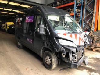 Damaged car Peugeot Boxer Boxer (U9), Bus, 2006 2.2 Blue HDi 140 2020/10