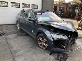 Salvage car Skoda Superb Superb Combi (3V5), Combi, 2015 1.6 TDI 2017/6