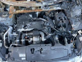 Damaged car Peugeot 308  2014/7