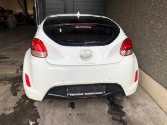 Hyundai Veloster  picture 2