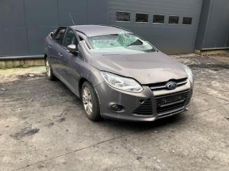 Coche siniestrado Ford Focus  2011/12