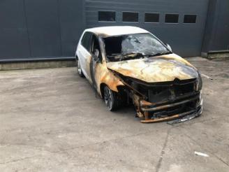 damaged passenger cars Volkswagen Golf  2017/3