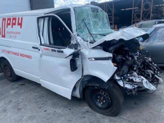 Salvage car Volkswagen Transporter  2022/8