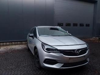 Coche siniestrado Opel Astra Astra K, Hatchback 5-drs, 2015 / 2022 1.5 CDTi 105 12V 2021/8