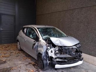 Coche siniestrado Toyota Aygo Aygo (B40), Hatchback, 2014 1.0 12V VVT-i 2016/1