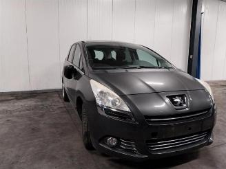 skadebil auto Peugeot 5008 5008 I (0A/0E), MPV, 2009 / 2017 1.6 HDiF 16V 2013