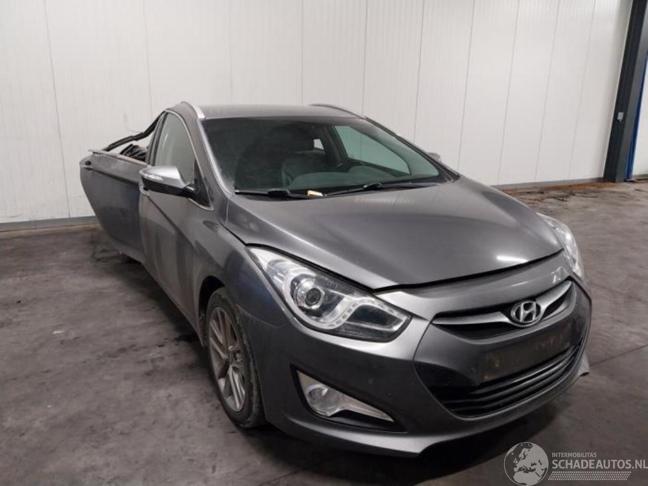 Hyundai I-40 