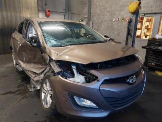 Auto da rottamare Hyundai I-30 i30 (GDHB5), Hatchback, 2011 1.6 GDI Blue 16V 2014/5