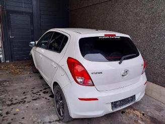 krockskadad bil auto Hyundai I-20 i20, Hatchback, 2008 / 2015 1.2i 16V 2014/2