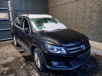 Salvage car Volkswagen Tiguan Tiguan (5N1/2), SUV, 2007 / 2018 2.0 TDI 16V Blue Motion 2012/6