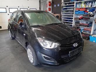 Salvage car Hyundai I-20  2013/2
