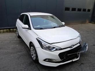 Salvage car Hyundai I-20 i20 (GBB), Hatchback, 2014 / 2020 1.1 CRDi VGT 12V 2015/10