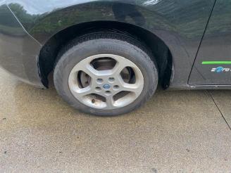 Nissan Leaf Leaf (ZE0), Hatchback, 2010 / 2017 Leaf picture 17