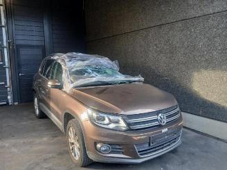 Coche siniestrado Volkswagen Tiguan Tiguan (5N1/2), SUV, 2007 / 2018 2.0 TDI 16V 4Motion 2013/4