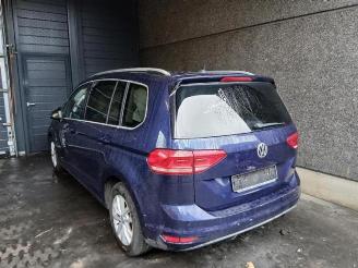 Salvage car Volkswagen Touran Touran (5T1), MPV, 2015 1.6 TDI SCR BlueMotion Technology 2016/10