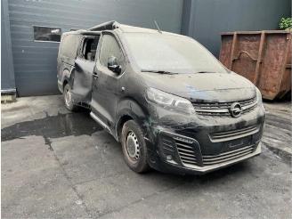 Salvage car Opel Vivaro Vivaro Combi, Bus, 2019 2.0 Diesel 145 2021/8