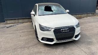 Vrakbiler auto Audi A1 A1 (8X1/8XK), Hatchback 3-drs, 2010 / 2018 1.2 TFSI 2010/12