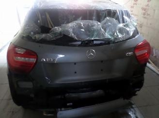 uszkodzony samochody osobowe Mercedes A-klasse 1500 diesel 2015/1