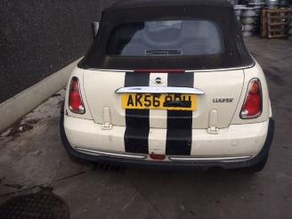 Mini Cooper cabrio  1600 benzine picture 4