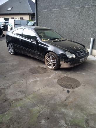 disassembly passenger cars Mercedes C-klasse C32 coupé  3200 2004/1