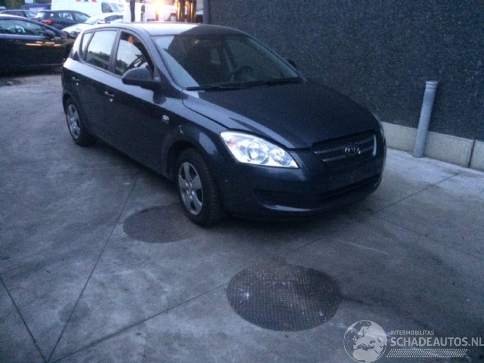 Kia Cee d 1400 benzine