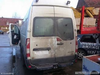 Renault Master 2300 diesel picture 3