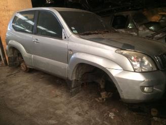 Salvage car Toyota Landcruiser 3000cc diesel 2006/1