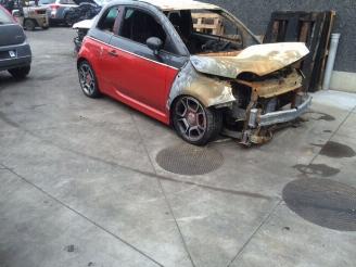 skadebil auto Fiat 500 Abarth 2014/2