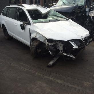 Coche accidentado Skoda Octavia  2016/7