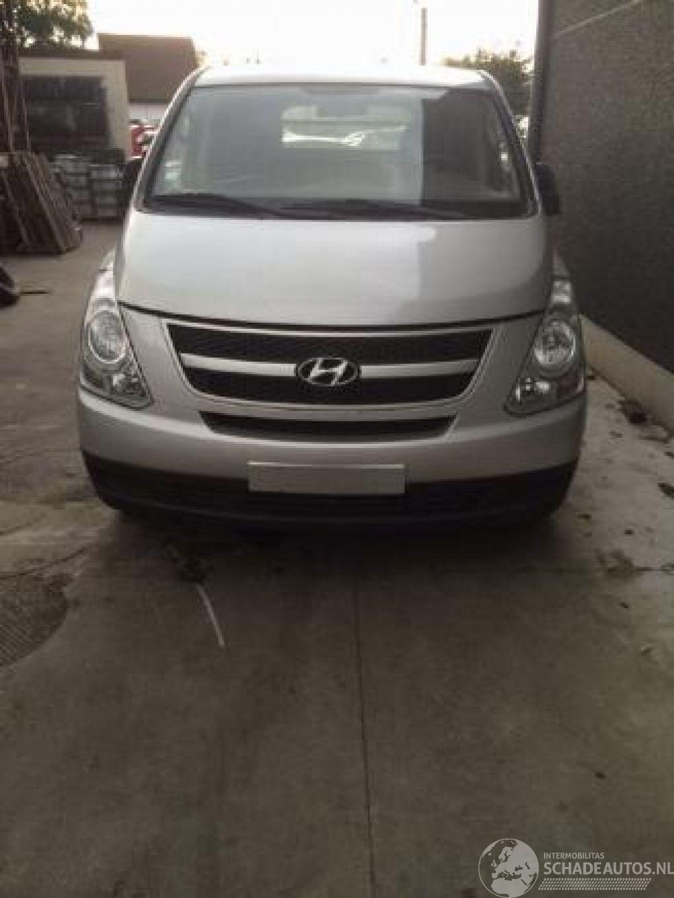 Hyundai  H1  2500CC/DIESEL