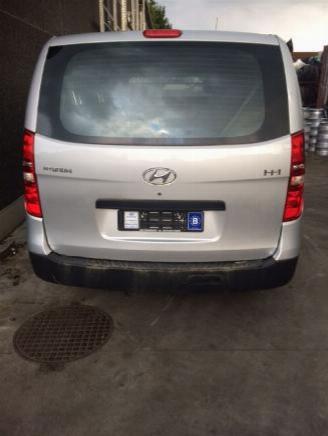 Hyundai  H1  2500CC/DIESEL picture 2