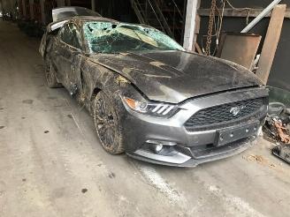 Salvage car Ford Mustang 2300cc - benzine 2016/3