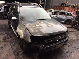 damaged passenger cars Dacia Duster  2016/1
