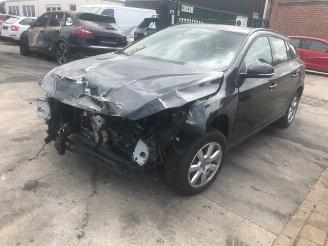 Salvage car Volvo V-60 1.5 diesel 2012/1