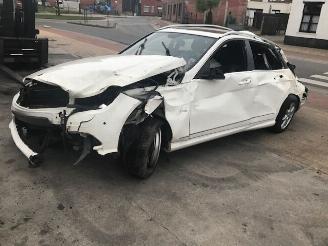 Salvage car Mercedes C-klasse CW204 / 2200CC / 6VIT 2009/1