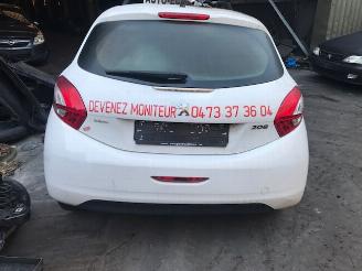 Salvage car Peugeot 208 DIESEL/1400CC/5VIT 2015/1