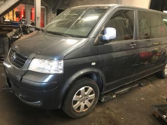 Volkswagen Transporter 2500CC -DIESEL - TDI - 4 MOTION - 6VIT -4X4 picture 1