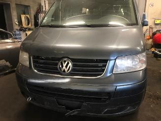 Volkswagen Transporter 2500CC -DIESEL - TDI - 4 MOTION - 6VIT -4X4 picture 2