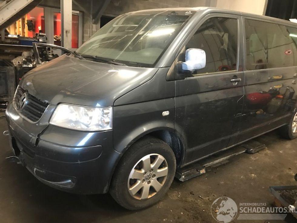 Volkswagen Transporter 2500CC -DIESEL - TDI - 4 MOTION - 6VIT -4X4