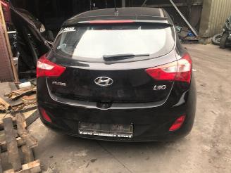 Salvage car Hyundai I-30 DIESEL - 1600CC - 6VIT 2016/1