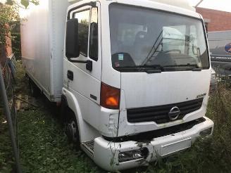 Nissan Atleon 3000cc - diesel - 6vit picture 3