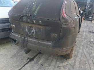 damaged passenger cars Volvo Xc-60 2000cc - diesel - 6vit 2014/1