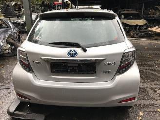Salvage car Toyota Yaris BENZINE/HYBRIDE 2012/1